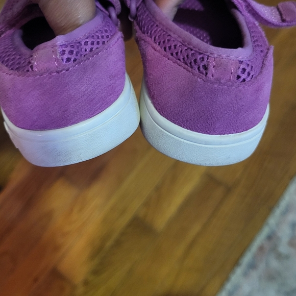 Cute Ugg sneakers for little girls. Please see the pictures. - Picture 7 of 9